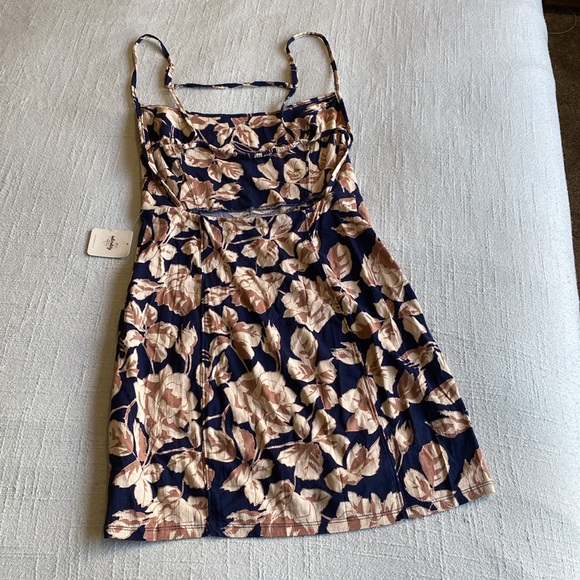 🌼 NWT Free People Floral Strappy back open back mini dress very flattering - Picture 13 of 17
